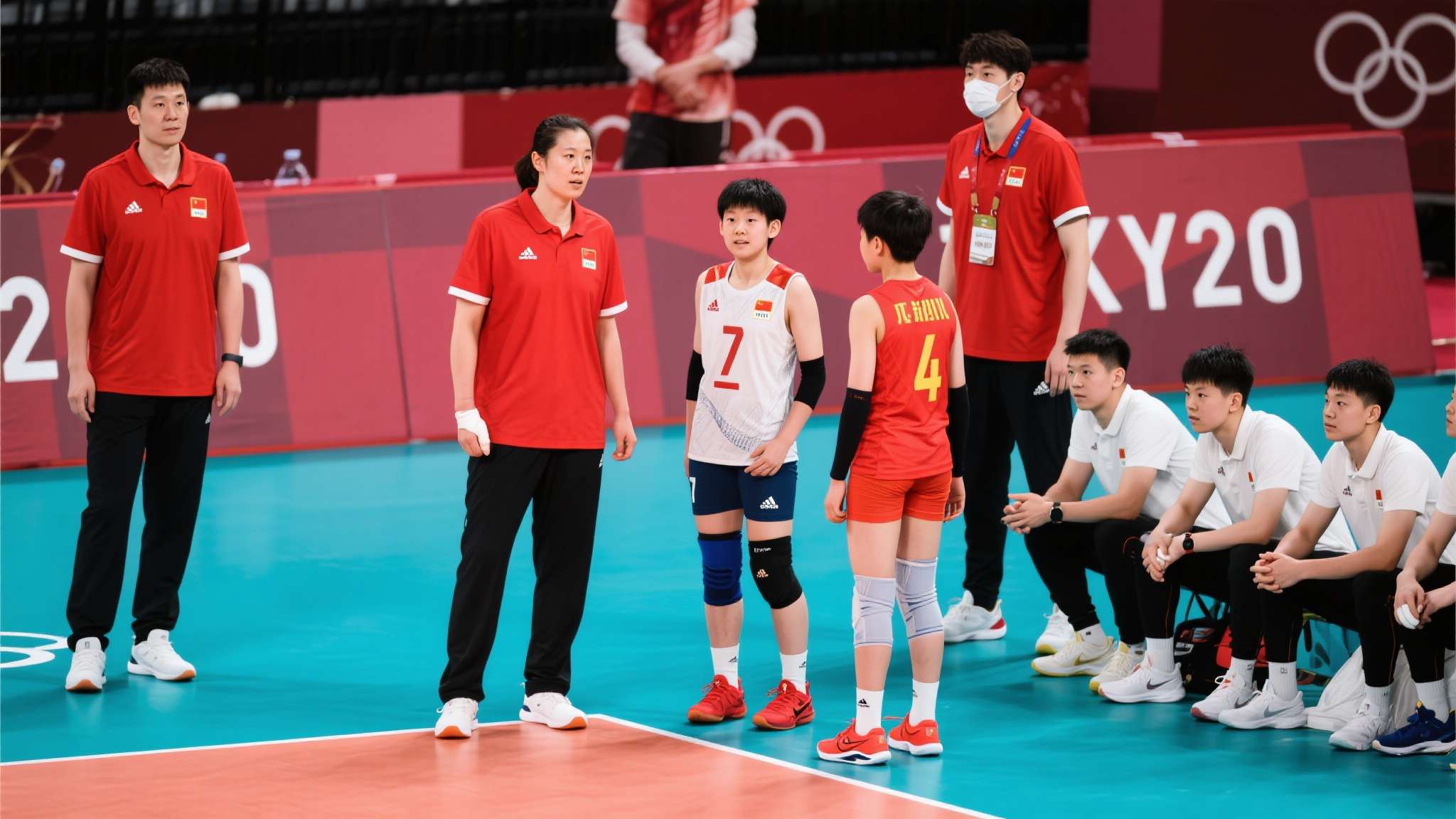 与此同时，每逢奥运周期调整乃至世界杯战术革新时刻，“更新换代”“小鬼当家”等口号